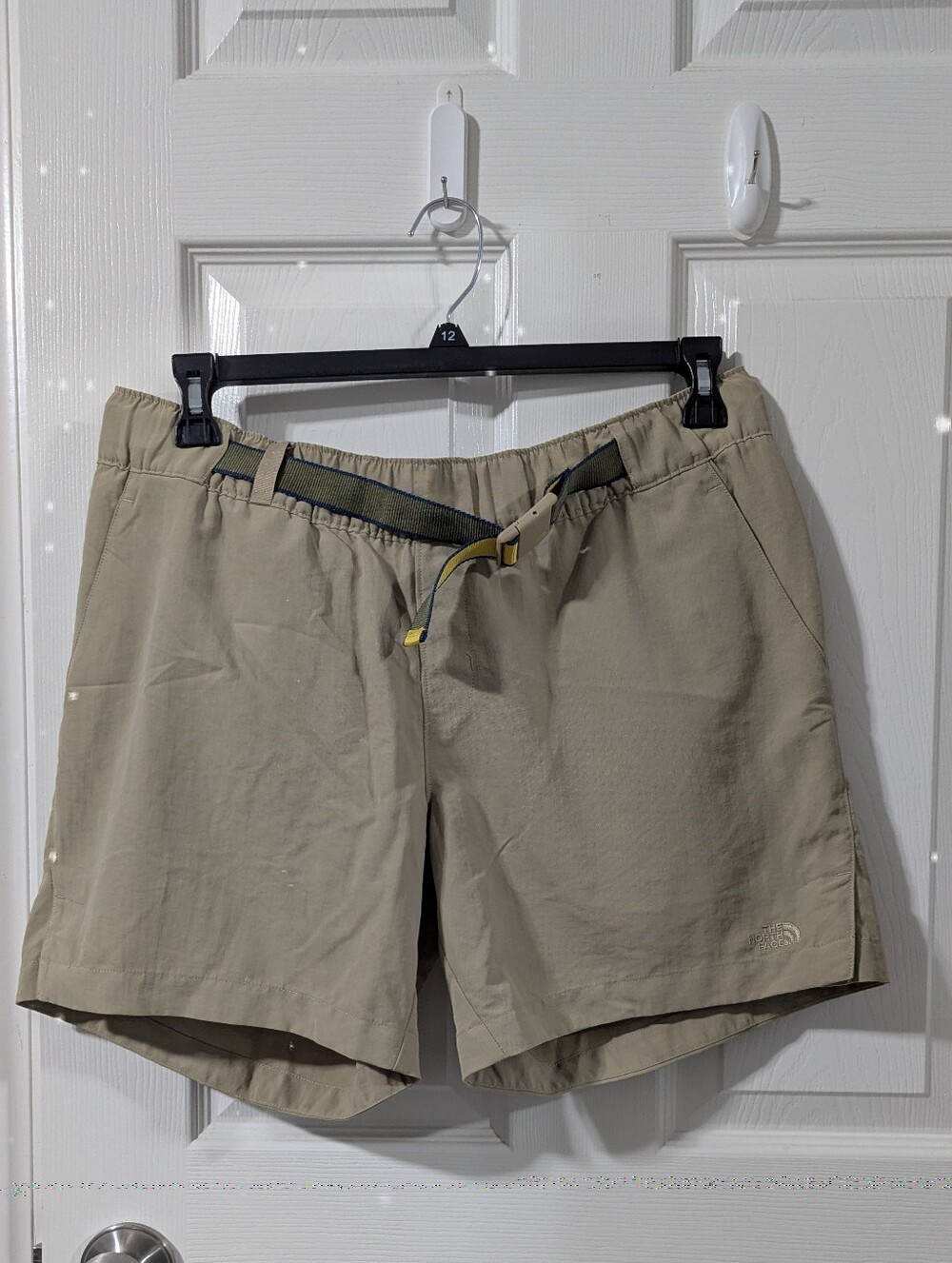 The North Face Woman's Sand Color Shorts Size Large